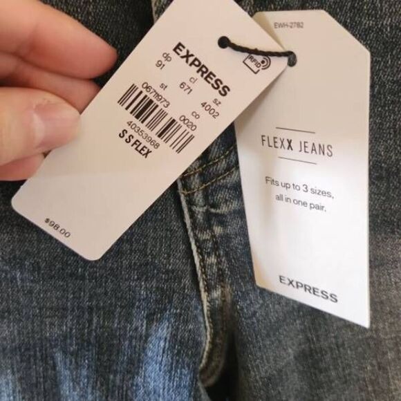 NWT EXPRESS High Rise Raw Hem Flexx Straight Ankle Jeans Women's S Short - Picture 3 of 11